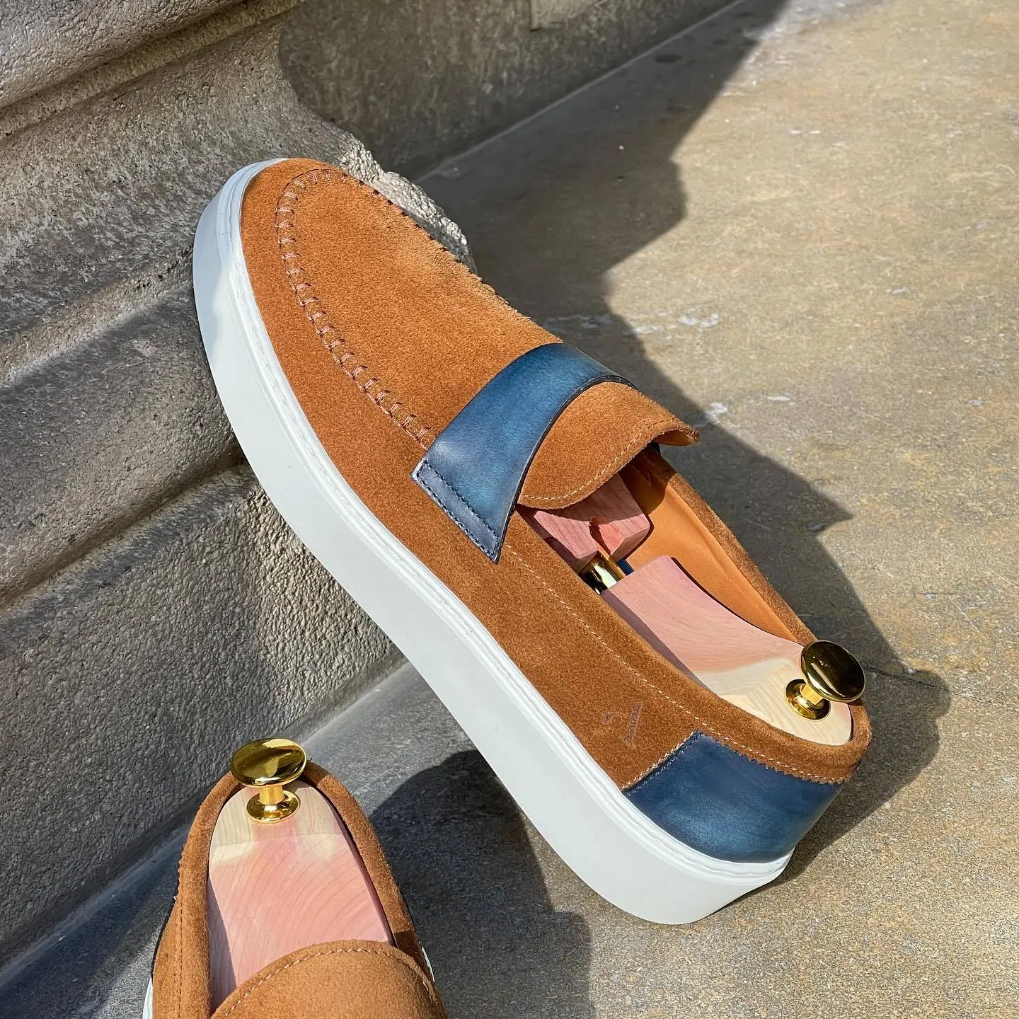 Khaki casual sneakers