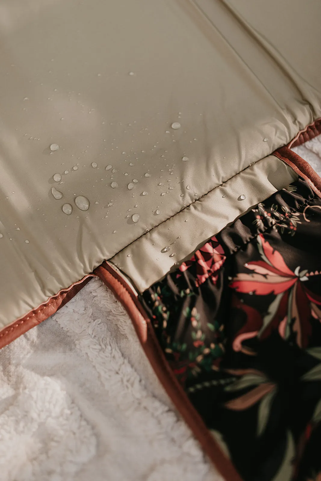 OiOi Change Clutch - Jungle Black/Tan