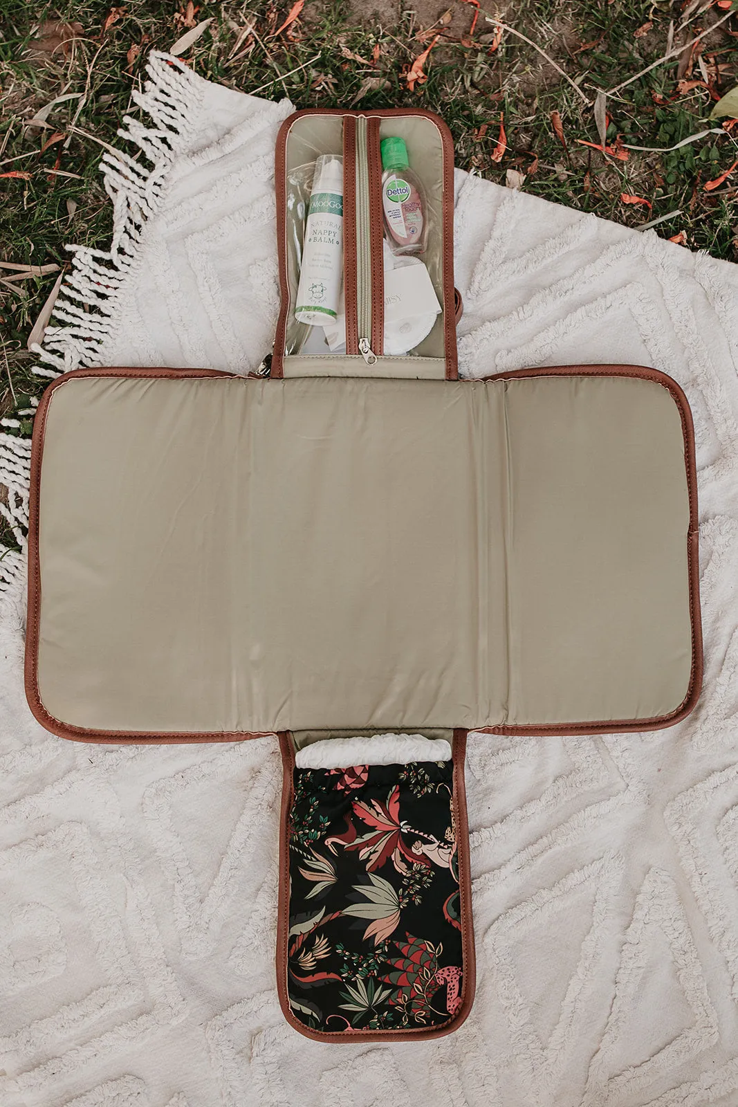 OiOi Change Clutch - Jungle Black/Tan