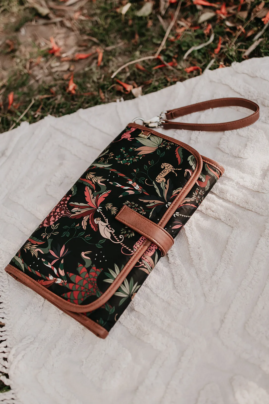 OiOi Change Clutch - Jungle Black/Tan