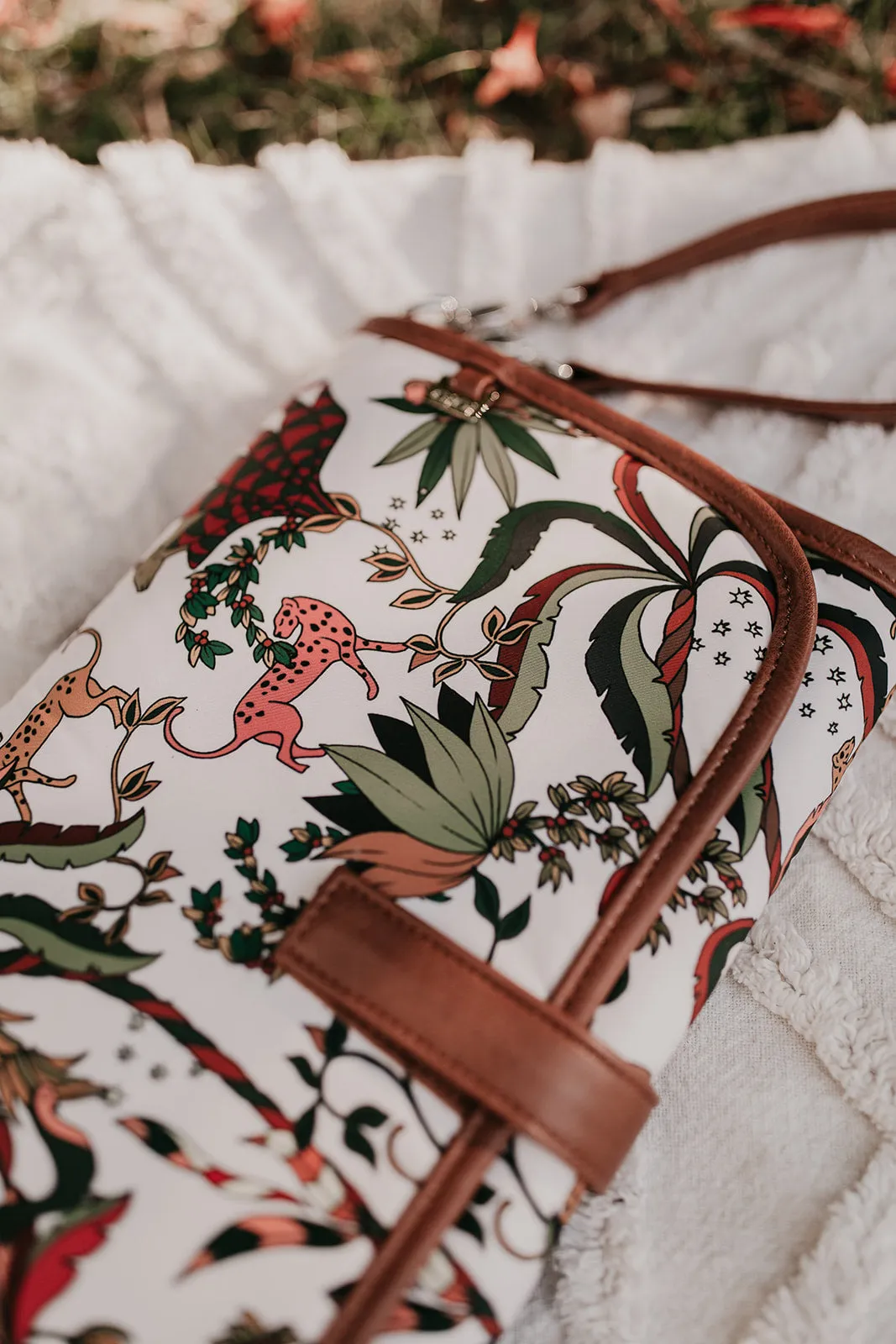 OiOi Change Clutch - Jungle Cream/Tan