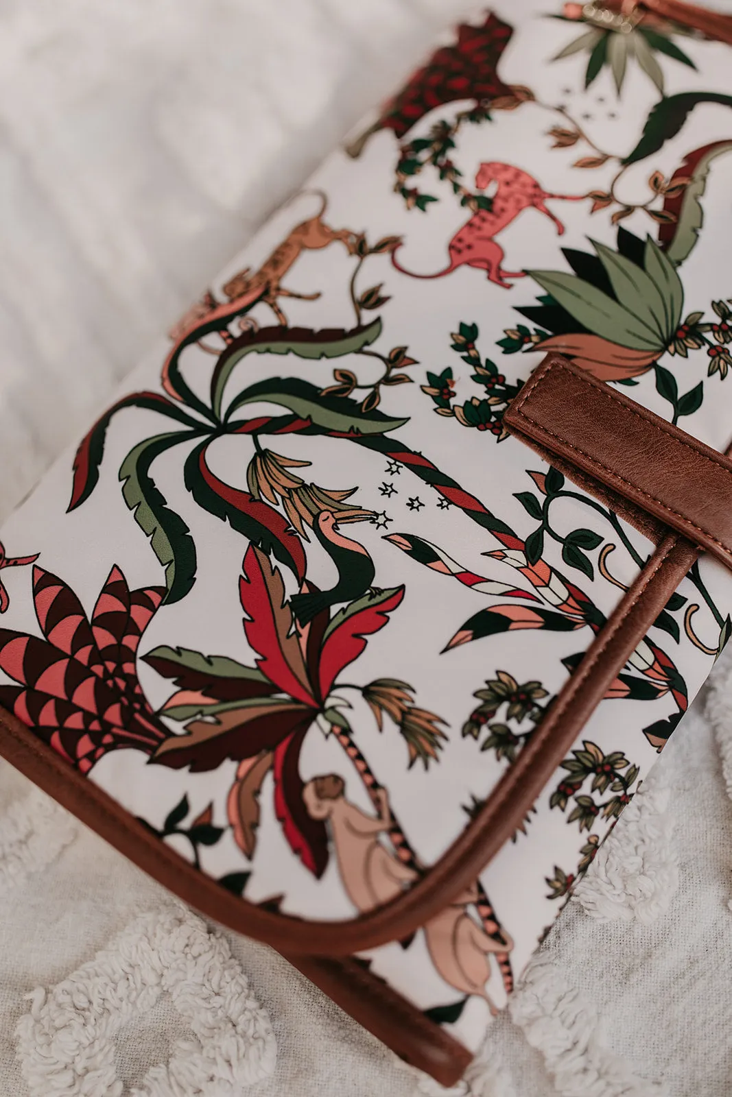 OiOi Change Clutch - Jungle Cream/Tan