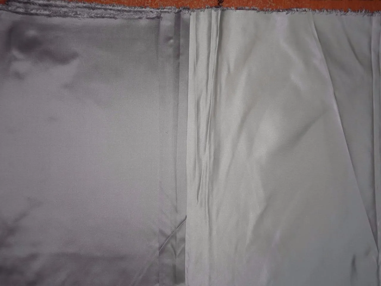 SILK DUTCHESS WHITE SILVER X GREY 58&quot;