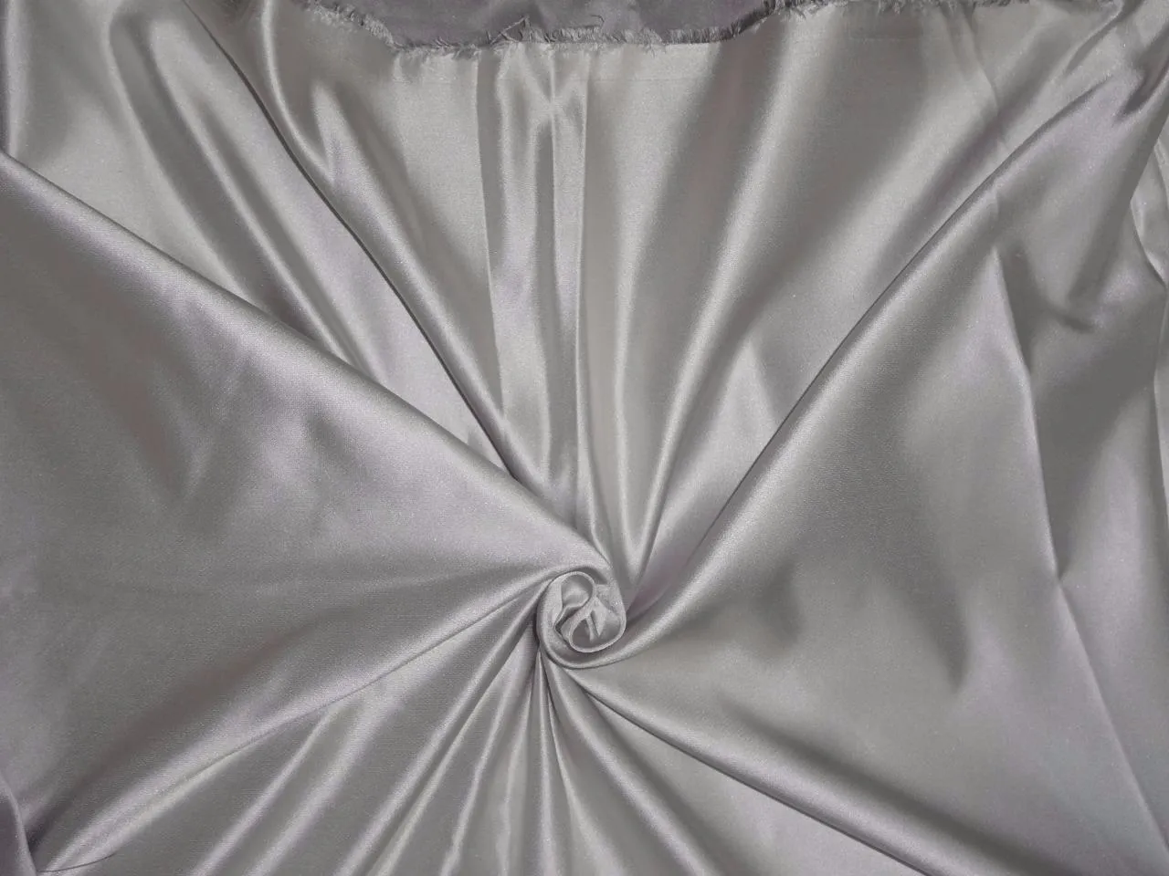 SILK DUTCHESS WHITE SILVER X GREY 58&quot;